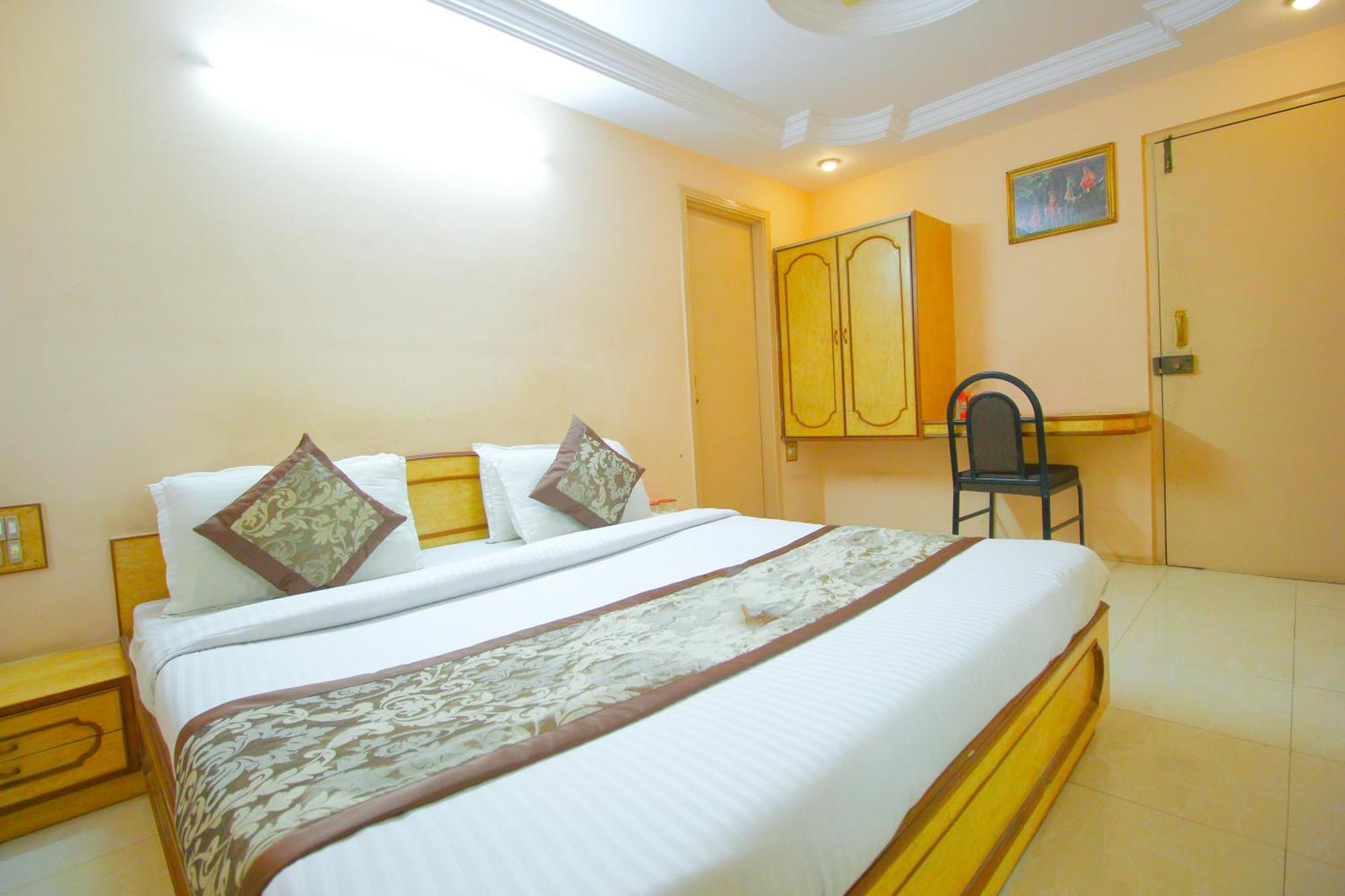 Hotel Upasana Rajkot Exterior photo