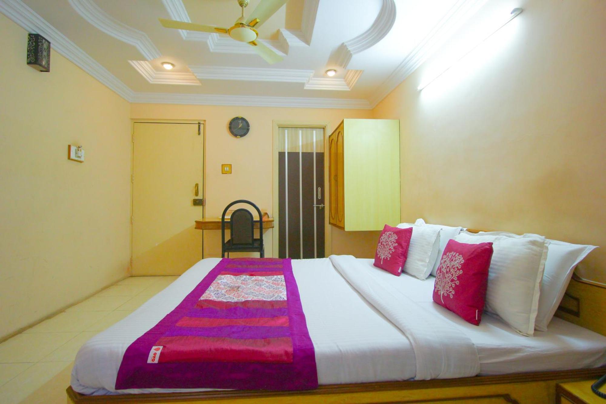 Hotel Upasana Rajkot Exterior photo