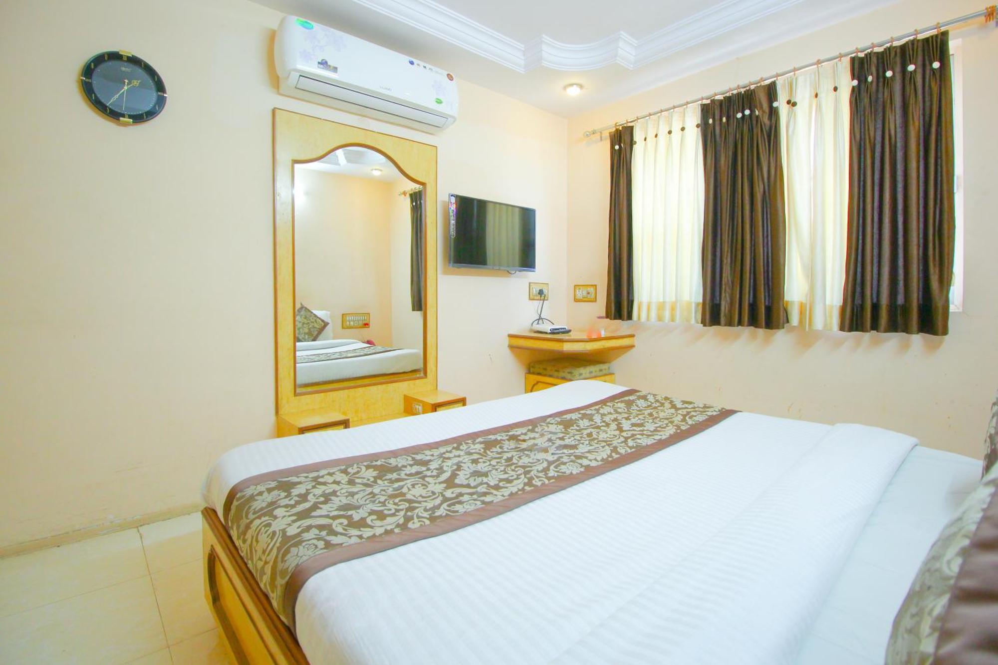 Hotel Upasana Rajkot Exterior photo