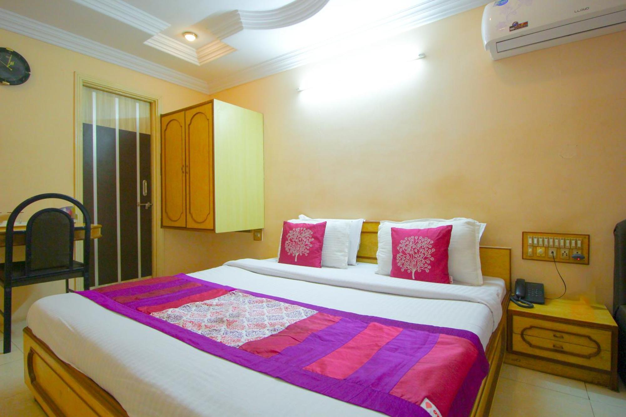Hotel Upasana Rajkot Exterior photo