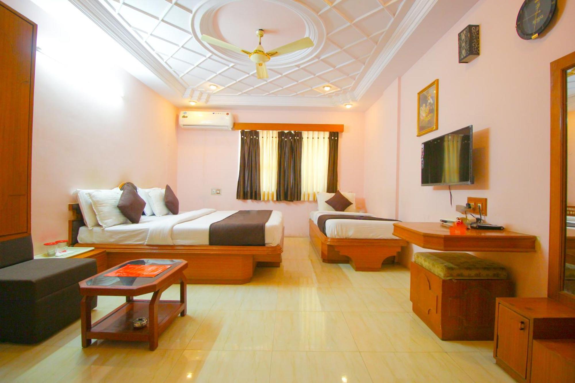 Hotel Upasana Rajkot Exterior photo