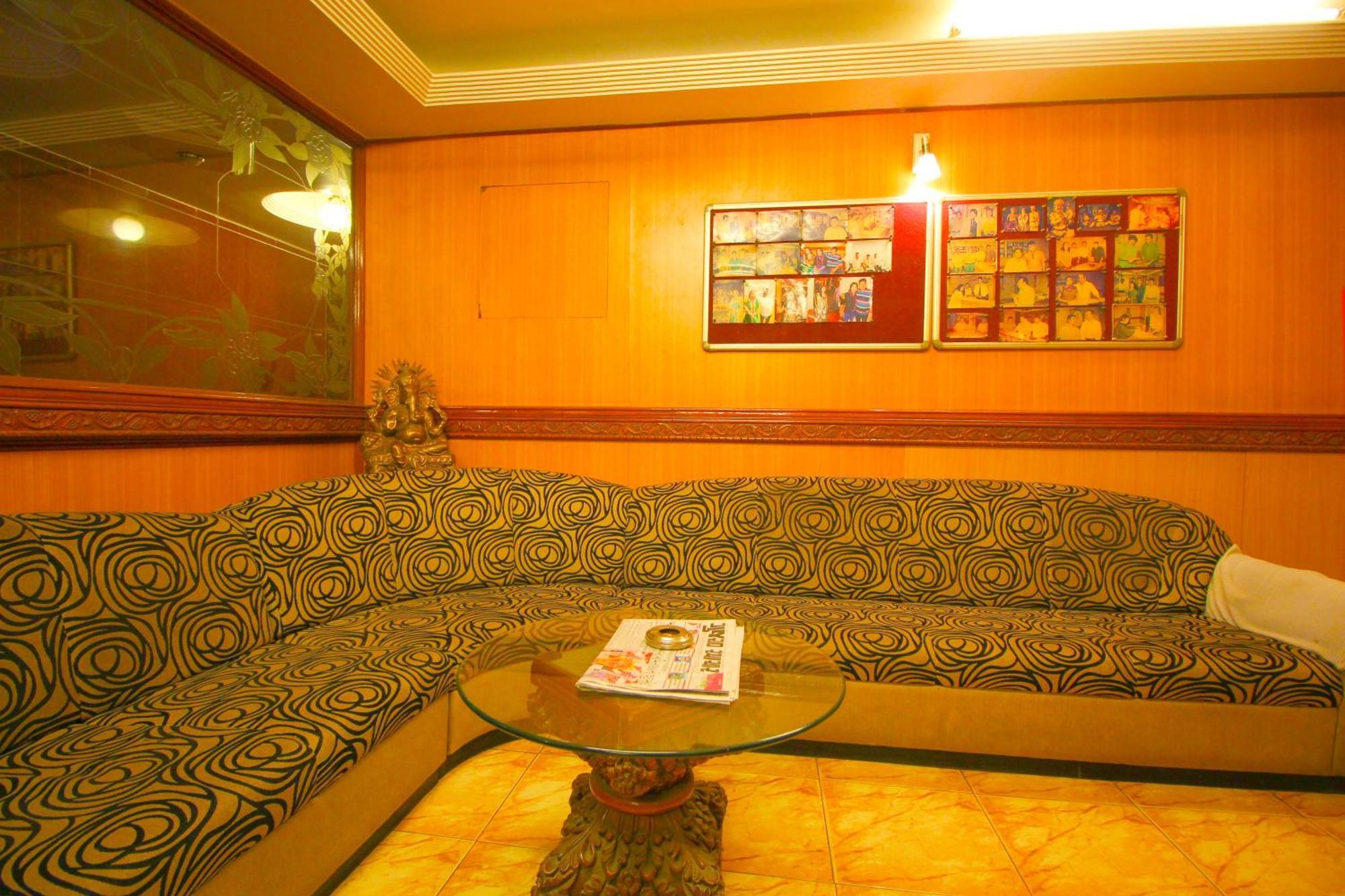 Hotel Upasana Rajkot Exterior photo