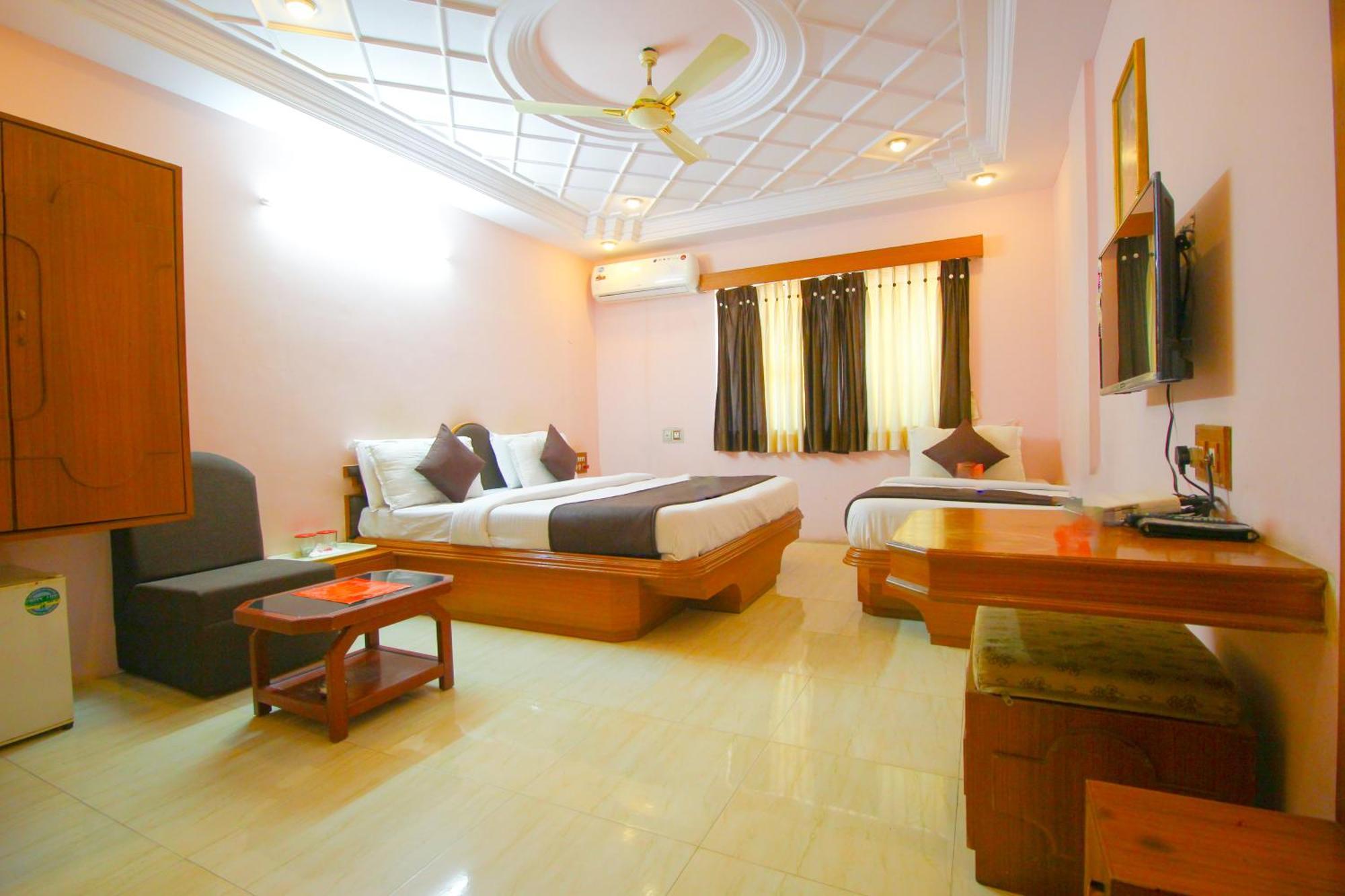 Hotel Upasana Rajkot Exterior photo