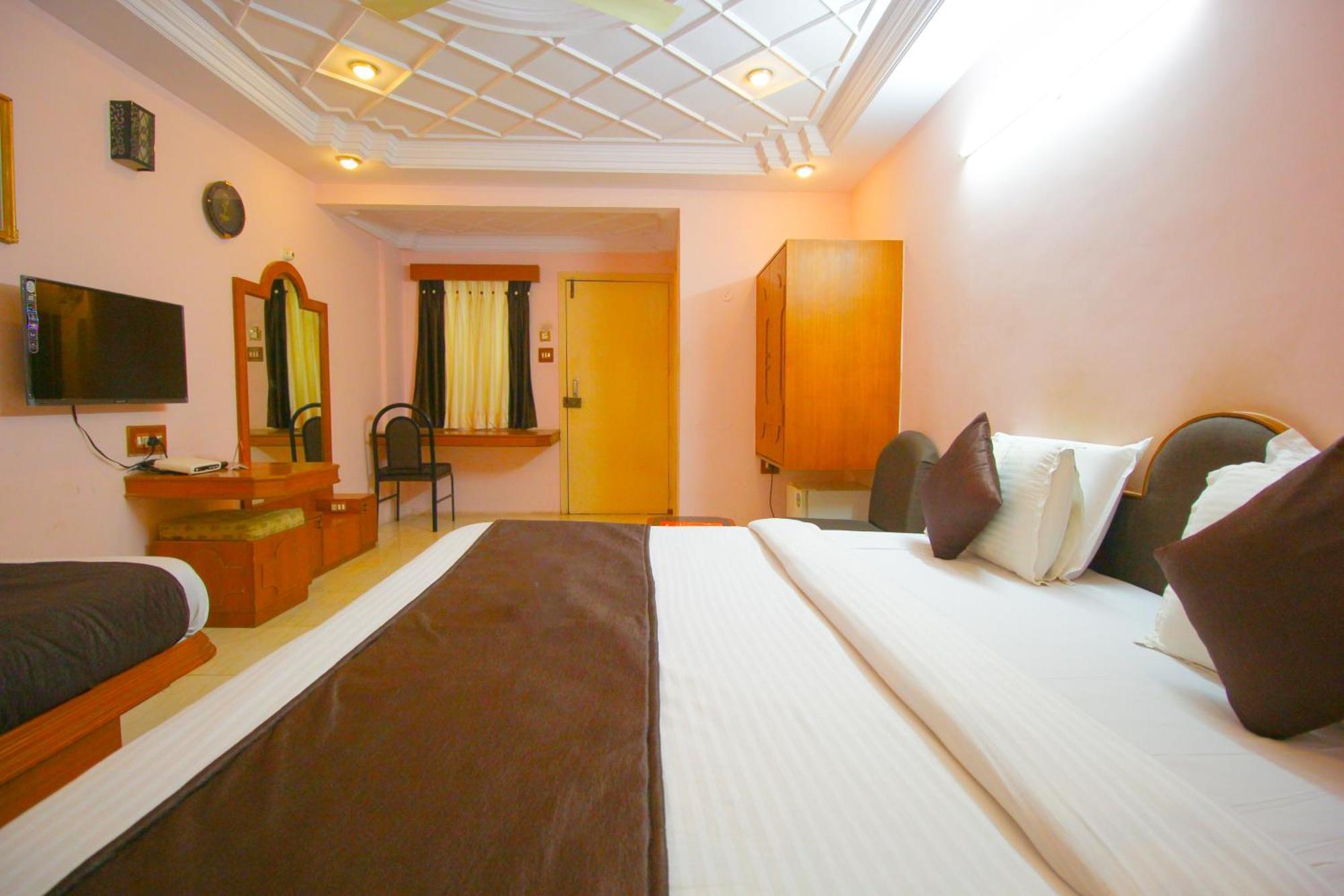 Hotel Upasana Rajkot Exterior photo