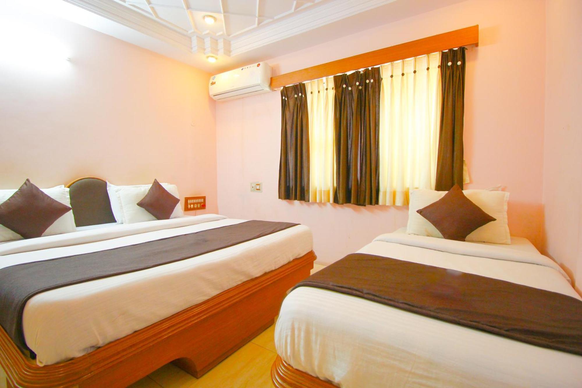 Hotel Upasana Rajkot Exterior photo